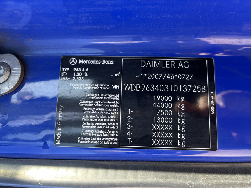 Tractor unit Mercedes-Benz Actros 1842 StreamSpace / 939 dkm / 2 Tanks / NL Truck: picture 12 Tractor unit Mercedes-Benz Actros 1842 StreamSpace / 939 dkm / 2 Tanks / NL Truck: picture 12