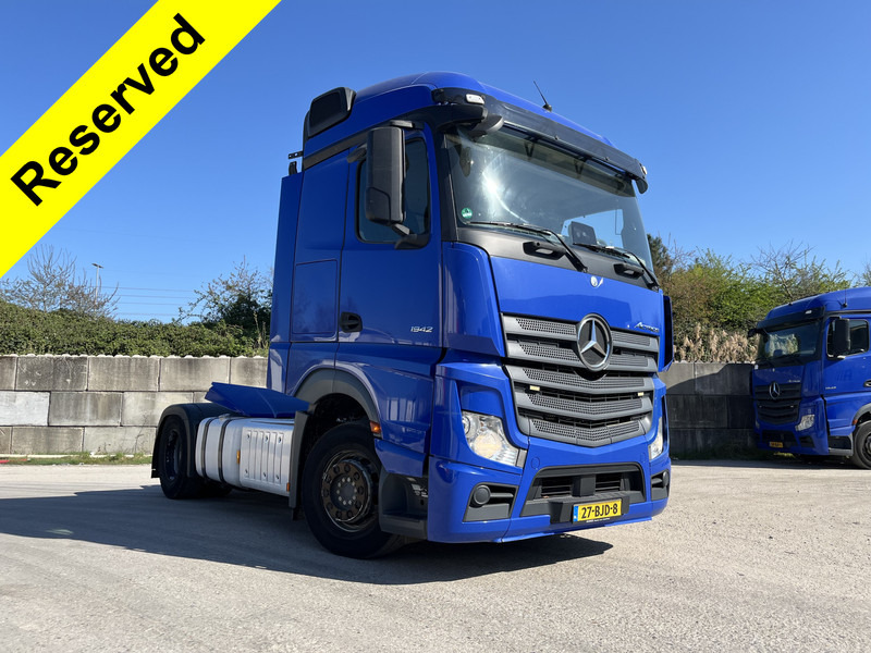 Mercedes-Benz Actros 1842 Streamspace / 890 dkm / 2 Tanks / NL Truck / 10x in stock - Tractor unit: picture 1 Mercedes-Benz Actros 1842 Streamspace / 890 dkm / 2 Tanks / NL Truck / 10x in stock - Tractor unit: picture 1