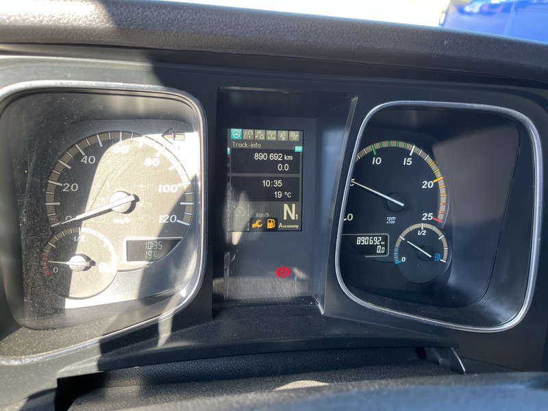 Mercedes-Benz Actros 1842 Streamspace / 890 dkm / 2 Tanks / NL Truck / 10x in stock - Tractor unit: picture 4 Mercedes-Benz Actros 1842 Streamspace / 890 dkm / 2 Tanks / NL Truck / 10x in stock - Tractor unit: picture 4