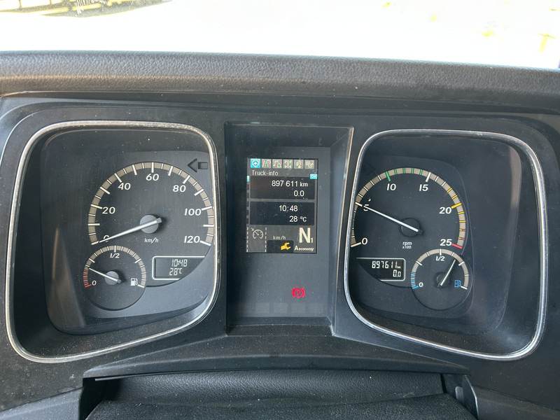 Mercedes-Benz Actros 1842 Streamspace / 897 dkm / 2 Tanks / NL Truck - Tractor unit: picture 4 Mercedes-Benz Actros 1842 Streamspace / 897 dkm / 2 Tanks / NL Truck - Tractor unit: picture 4