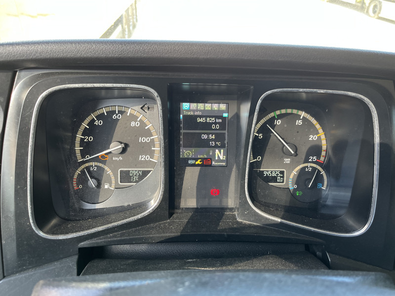 Mercedes-Benz Actros 1842 Streamspace / 945 dkm / 2 Tanks / NL Truck / 15x in stock - Tractor unit: picture 4 Mercedes-Benz Actros 1842 Streamspace / 945 dkm / 2 Tanks / NL Truck / 15x in stock - Tractor unit: picture 4