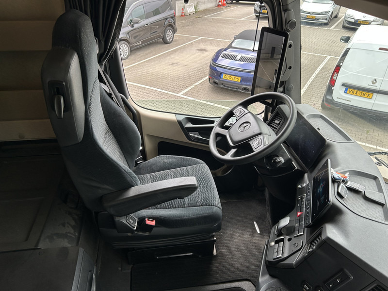Mercedes-Benz Actros 1845 Gigaspace / 549 dkm / 2 Tanks / Stand Airco / New Tacho V2 - Tractor unit: picture 3 Mercedes-Benz Actros 1845 Gigaspace / 549 dkm / 2 Tanks / Stand Airco / New Tacho V2 - Tractor unit: picture 3