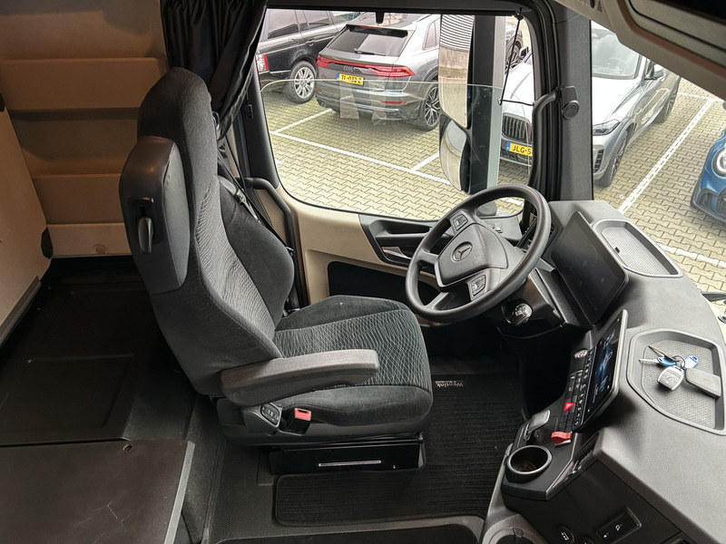 Mercedes-Benz Actros 1845 Gigaspace / Tacho V2 / Blower - PTO / Stand Airco / APK 04-26 - Tractor unit: picture 3 Mercedes-Benz Actros 1845 Gigaspace / Tacho V2 / Blower - PTO / Stand Airco / APK 04-26 - Tractor unit: picture 3