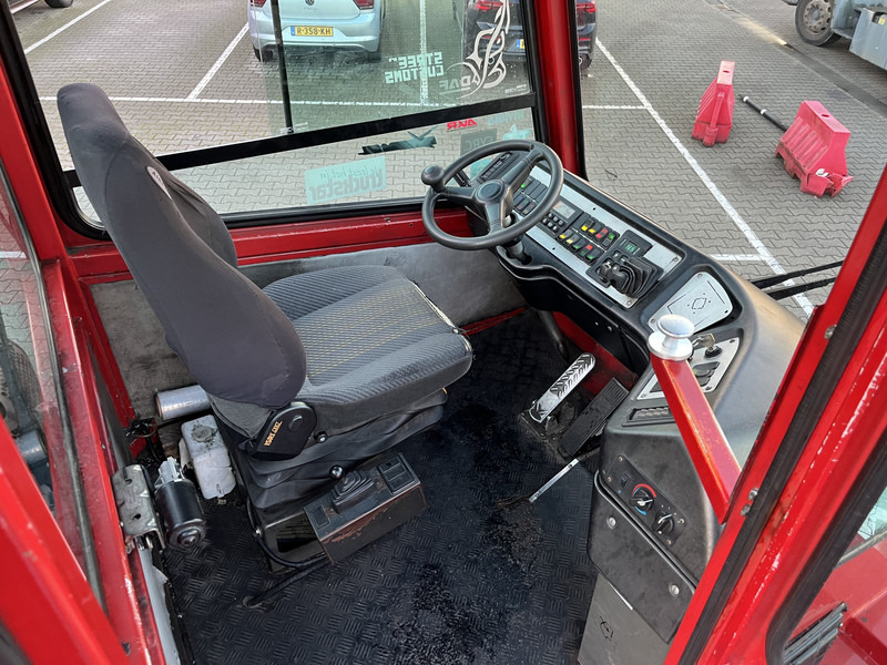 Terberg YT182 / Gearbox Defect - Motor not Running / Airco / Cummins / Terminal Tractor - Tractor unit: picture 3 Terberg YT182 / Gearbox Defect - Motor not Running / Airco / Cummins / Terminal Tractor - Tractor unit: picture 3