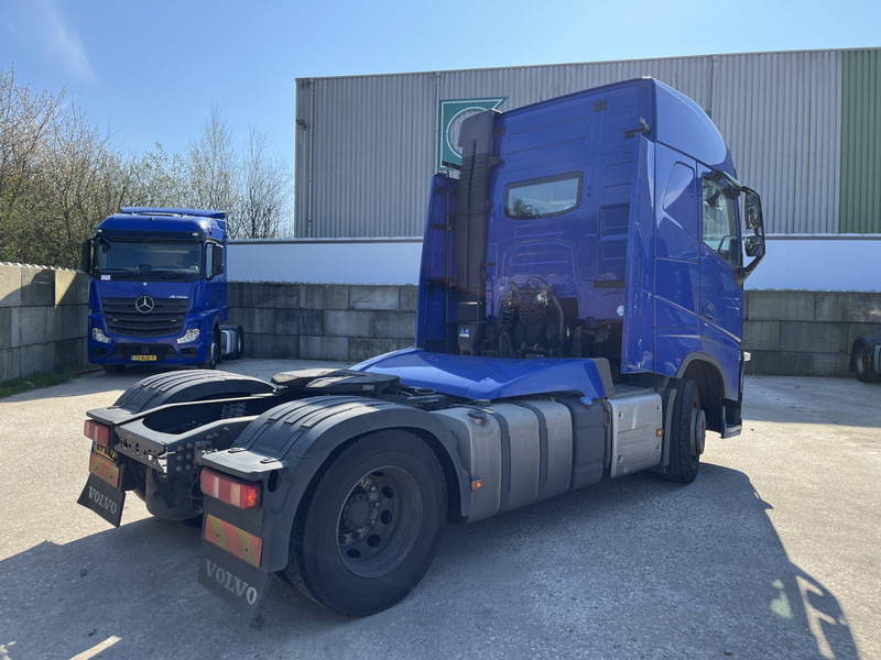 Volvo FH 420 Globetrotter / 919 dkm / 2 Tanks / VEB+ / APK TUV 07-25 - Tractor unit: picture 2 Volvo FH 420 Globetrotter / 919 dkm / 2 Tanks / VEB+ / APK TUV 07-25 - Tractor unit: picture 2
