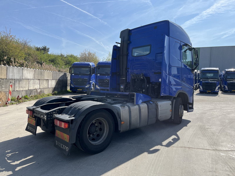 Volvo FH 420 Globetrotter / 921 dkm / 2 Tanks / VEB+ / APK TUV 05-25 - Tractor unit: picture 2 Volvo FH 420 Globetrotter / 921 dkm / 2 Tanks / VEB+ / APK TUV 05-25 - Tractor unit: picture 2