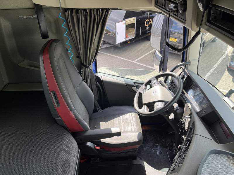 Volvo FH 420 Globetrotter / 939 dkm / 2 Tanks / VEB+ / APK TUV 07-25 - Tractor unit: picture 3 Volvo FH 420 Globetrotter / 939 dkm / 2 Tanks / VEB+ / APK TUV 07-25 - Tractor unit: picture 3