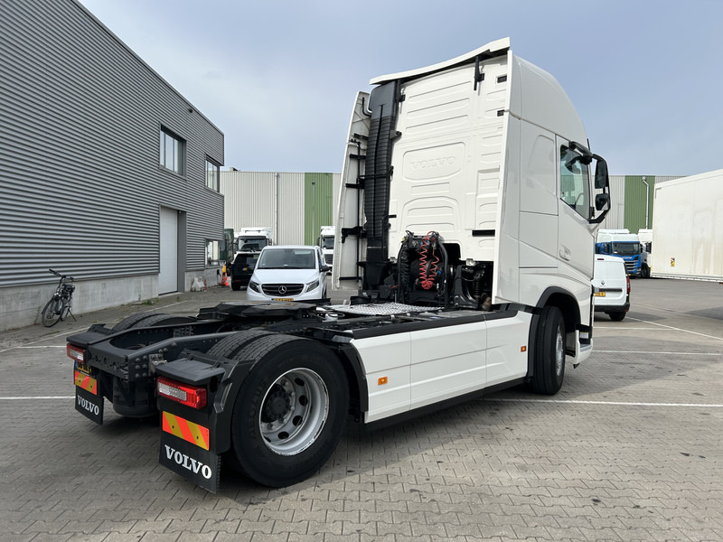 Volvo FH 460 Globetrotter XL / 574 dkm / Stand Airco / 2 Tanks / VEB+ - Tractor unit: picture 2 Volvo FH 460 Globetrotter XL / 574 dkm / Stand Airco / 2 Tanks / VEB+ - Tractor unit: picture 2