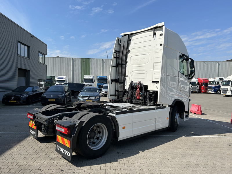 Volvo FH 460 Globetrotter XL / 623 dkm / Smart Tacho / Stand Airco / 2 Tanks / VEB+ - Tractor unit: picture 2 Volvo FH 460 Globetrotter XL / 623 dkm / Smart Tacho / Stand Airco / 2 Tanks / VEB+ - Tractor unit: picture 2