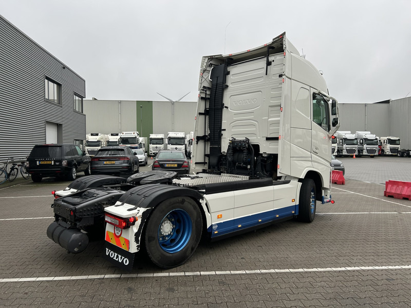 Volvo FH 500 Globetrotter / 597 dkm / Euro 6D / VEB+ / 2 Tanks - Tractor unit: picture 2 Volvo FH 500 Globetrotter / 597 dkm / Euro 6D / VEB+ / 2 Tanks - Tractor unit: picture 2