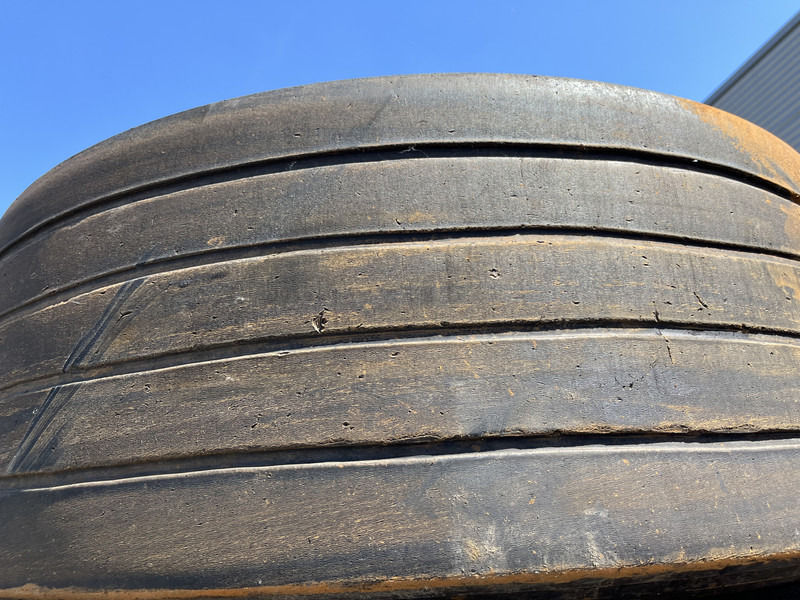 Trailer Band + Velg 6 x 385 / 65 / R22.5 / Hankook / Michelin + Velg 10 gats / Banden 1 - Tire: picture 5 Trailer Band + Velg 6 x 385 / 65 / R22.5 / Hankook / Michelin + Velg 10 gats / Banden 1 - Tire: picture 5