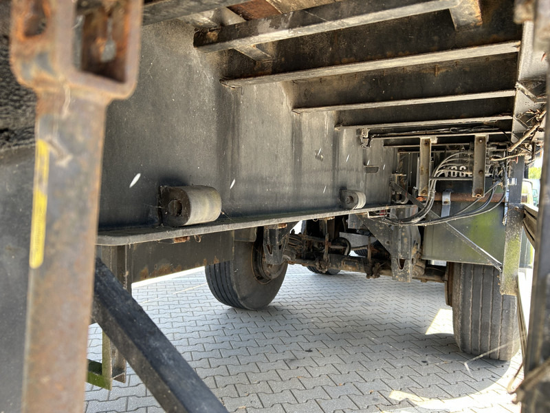 Vogelzang V02 17 30 / Heavy Duty Chassis / 3 axle 10 Ton / Hiab Crane Defect - Dropside/ Flatbed semi-trailer: picture 3 Vogelzang V02 17 30 / Heavy Duty Chassis / 3 axle 10 Ton / Hiab Crane Defect - Dropside/ Flatbed semi-trailer: picture 3
