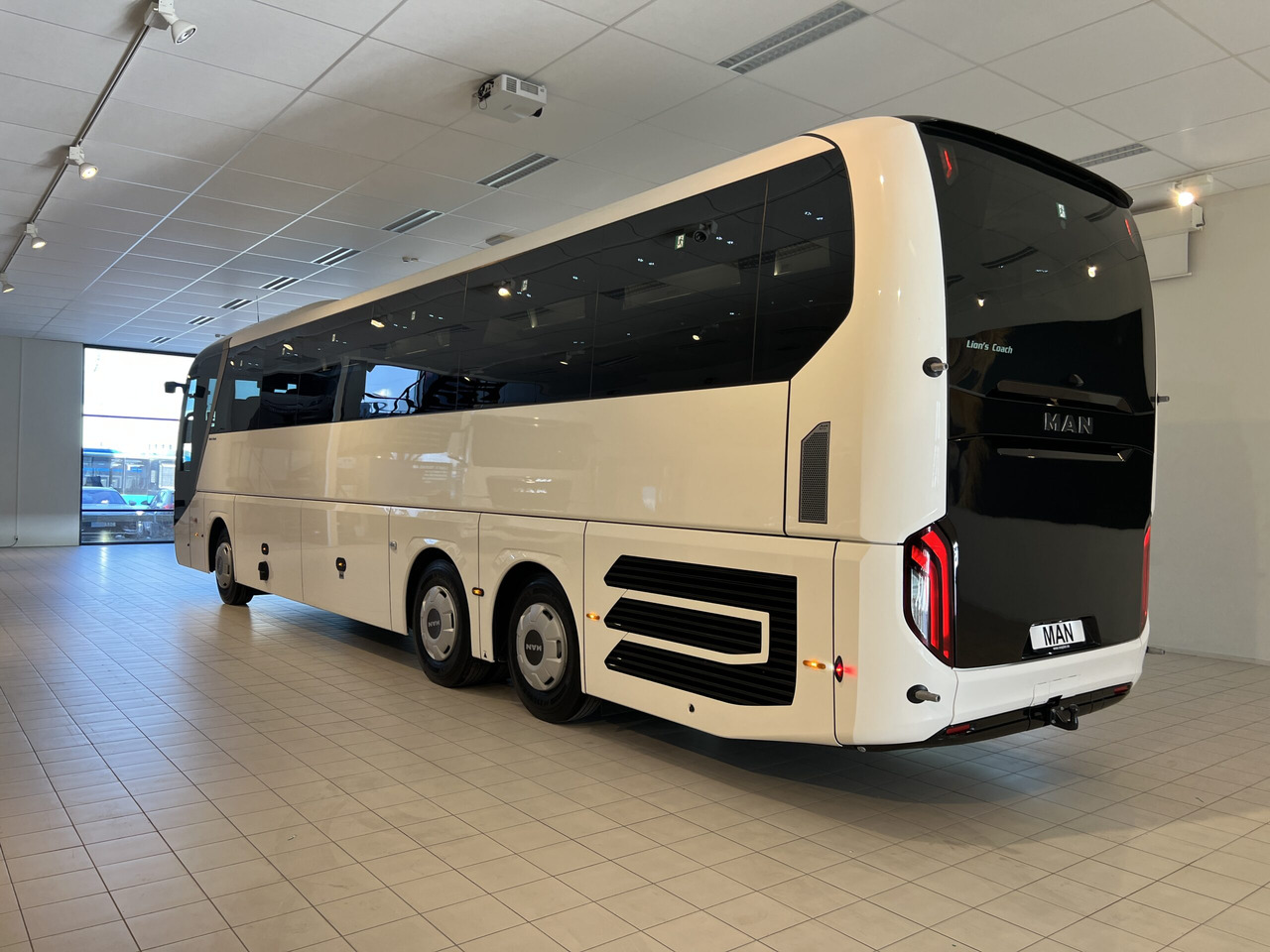 MAN Lions Coach R09 Euro 6E (Dark Edition) - Coach: picture 5 MAN Lions Coach R09 Euro 6E (Dark Edition) - Coach: picture 5
