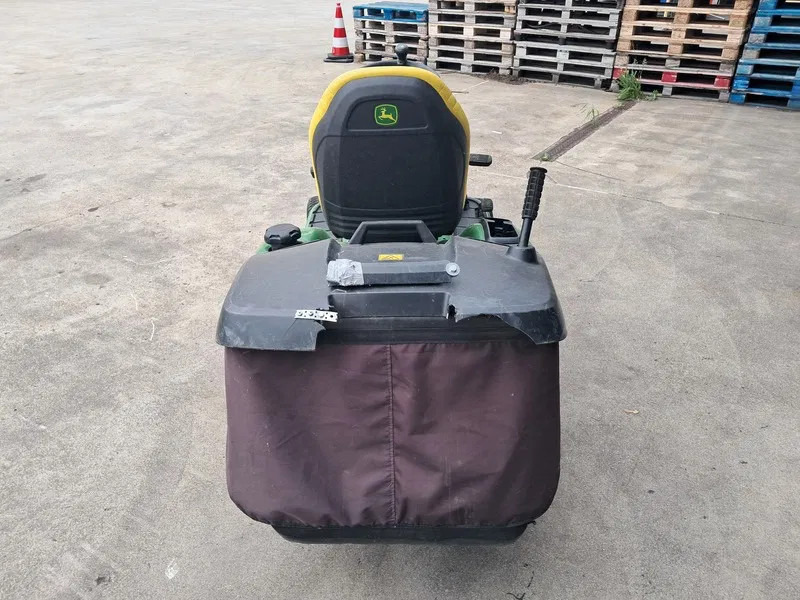 John Deere X350R - Garden mower: picture 4 John Deere X350R - Garden mower: picture 4