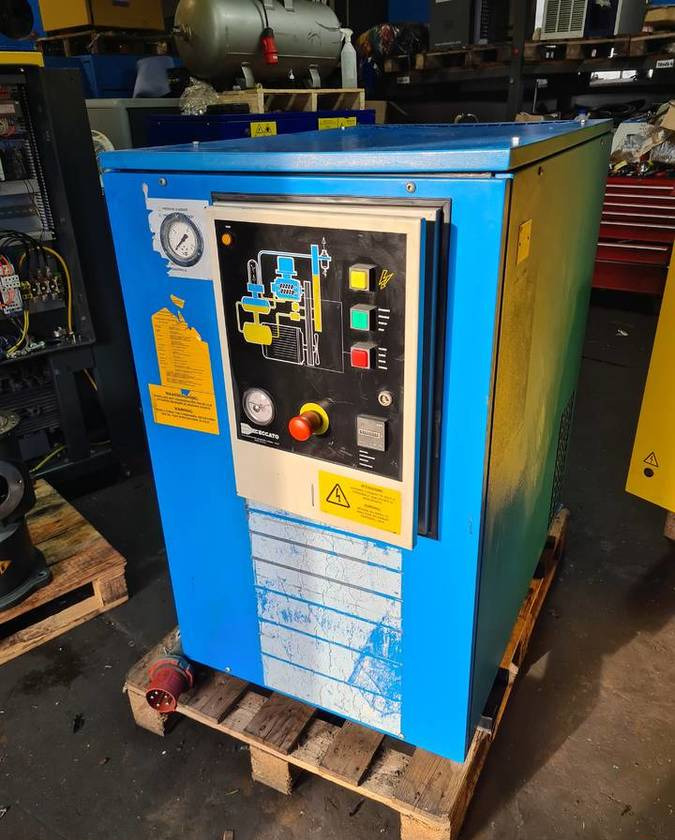 Kompresor śrubowy AIRPRESS, CECCATO 15 kw - Air compressor: picture 1 Kompresor śrubowy AIRPRESS, CECCATO 15 kw - Air compressor: picture 1