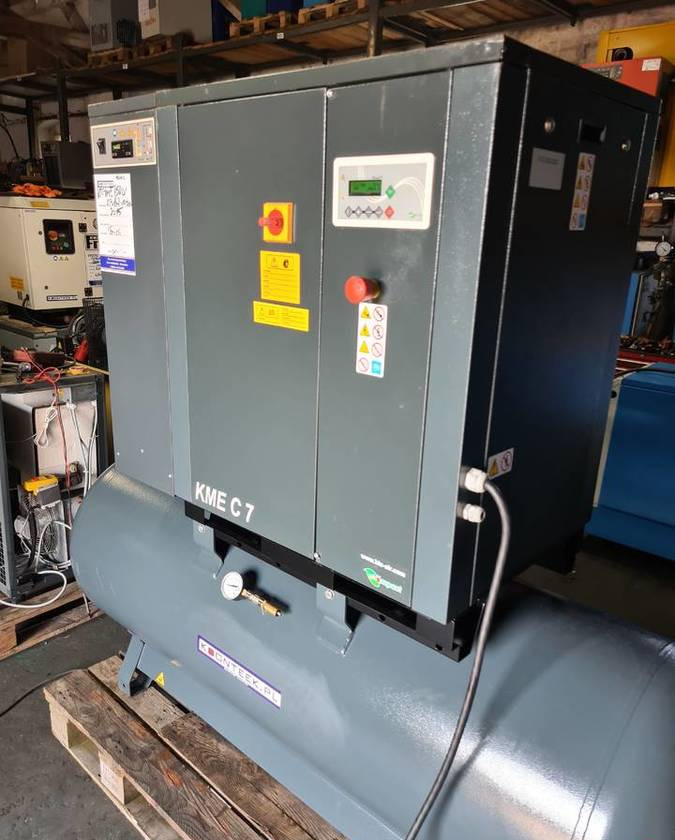Kompresor śrubowy KTC KME C7 7,5 kw - Air compressor: picture 1 Kompresor śrubowy KTC KME C7 7,5 kw - Air compressor: picture 1
