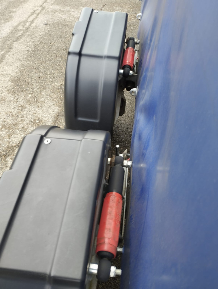 Leasing of VEZEKO 400 x 187 3,5 t Absenkanhänger Huski 40.35 VEZEKO 400 x 187 3,5 t Absenkanhänger Huski 40.35: picture 9