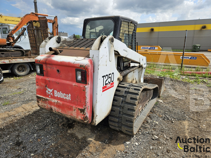 Bobcat T 250 - Crawler loader: picture 4 Bobcat T 250 - Crawler loader: picture 4