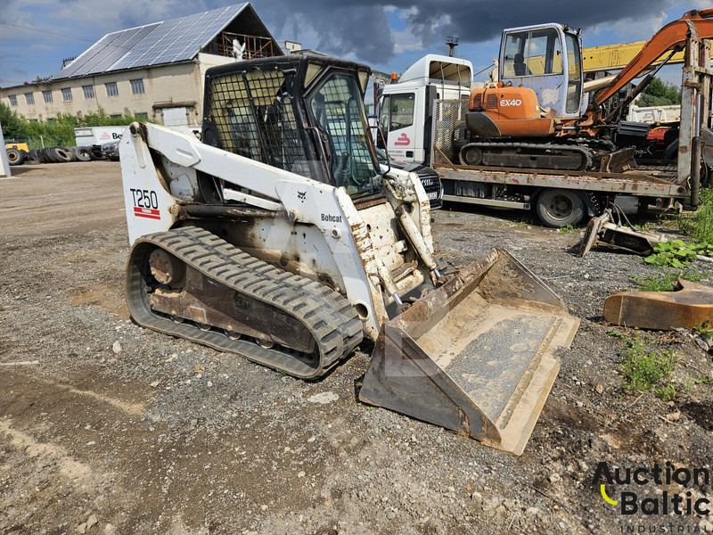 Bobcat T 250 - Crawler loader: picture 2 Bobcat T 250 - Crawler loader: picture 2