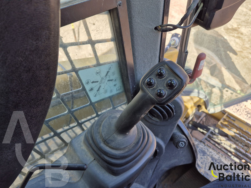 Crawler loader Caterpillar 299 D 2: picture 8