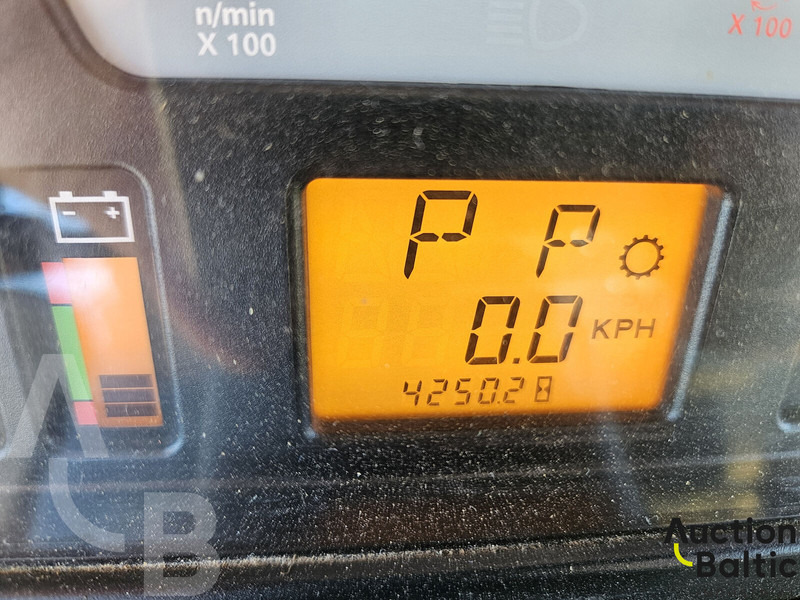 Tracked tractor Challenger MT 755 E: picture 7