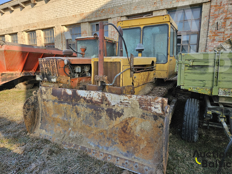 DT-75 - Tracked tractor: picture 2 DT-75 - Tracked tractor: picture 2