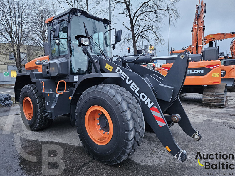 Develon DL250 - Wheel loader: picture 1 Develon DL250 - Wheel loader: picture 1