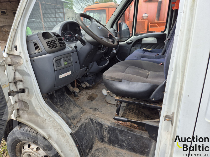 Fiat Ducato - Curtain side van: picture 5 Fiat Ducato - Curtain side van: picture 5