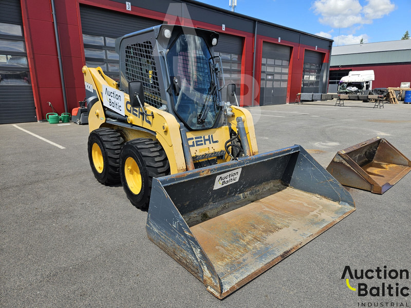 Gehl R 220 - Skid steer loader: picture 2 Gehl R 220 - Skid steer loader: picture 2