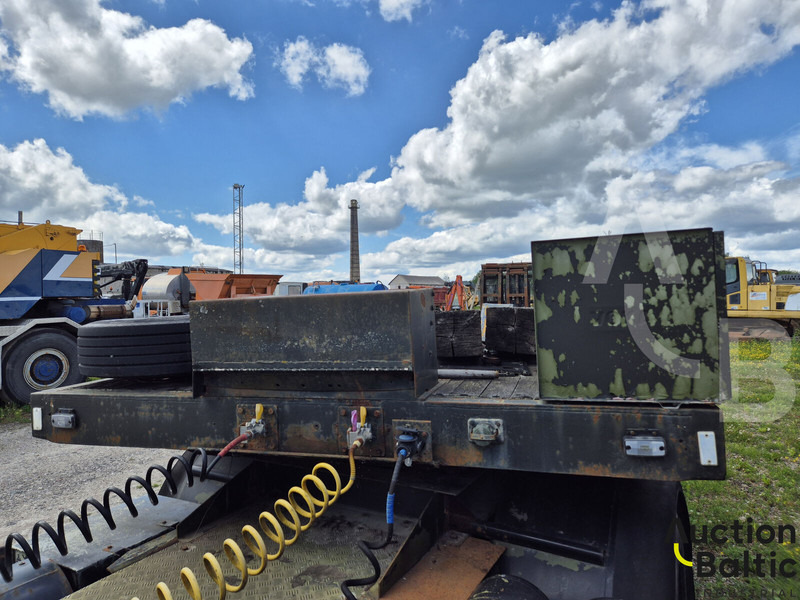 HMK 1378 - Low loader semi-trailer: picture 3 HMK 1378 - Low loader semi-trailer: picture 3
