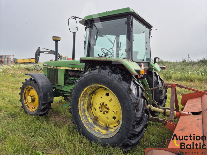 John Deere MFWD - Farm tractor: picture 4 John Deere MFWD - Farm tractor: picture 4
