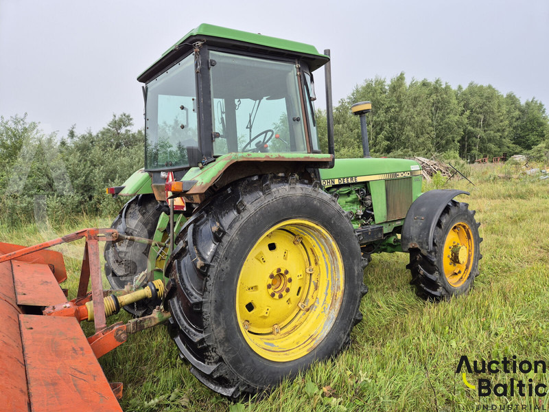 John Deere MFWD - Farm tractor: picture 5 John Deere MFWD - Farm tractor: picture 5