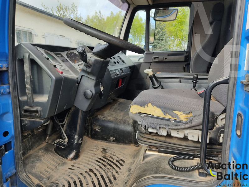 MAN L2000 - Dropside/ Flatbed truck: picture 5 MAN L2000 - Dropside/ Flatbed truck: picture 5