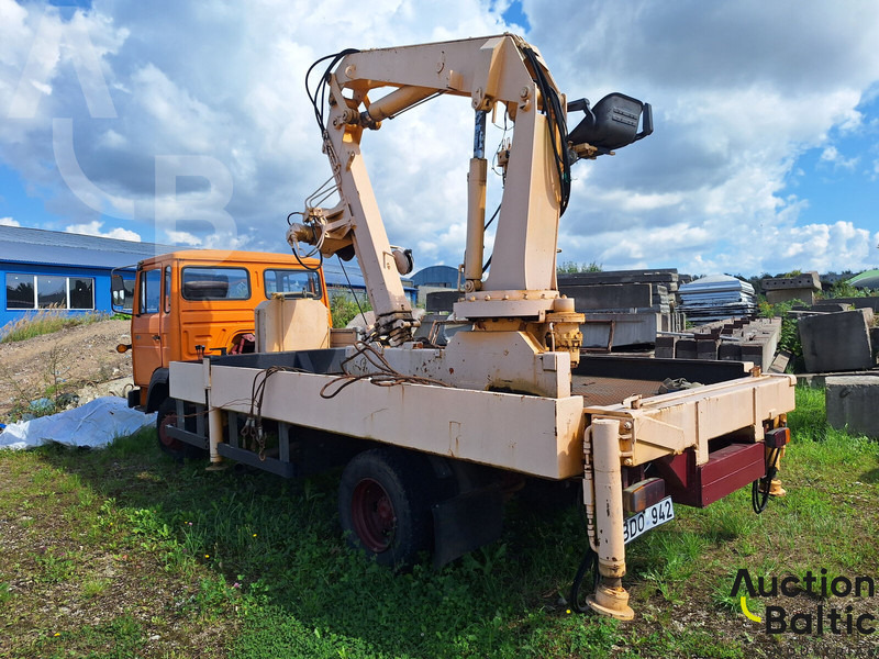 Magirus 130 M 8 - Dropside/ Flatbed truck, Crane truck: picture 3 Magirus 130 M 8 - Dropside/ Flatbed truck, Crane truck: picture 3