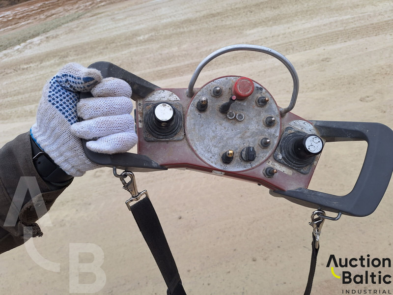 Stationary concrete pump Mercedes-Benz Axor 2628: picture 12