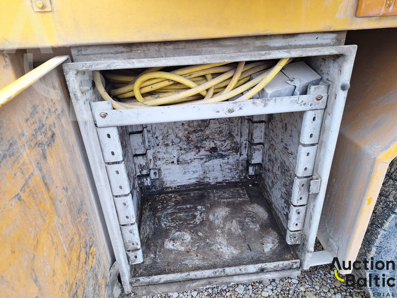 Stationary concrete pump Mercedes-Benz Axor 2628: picture 10