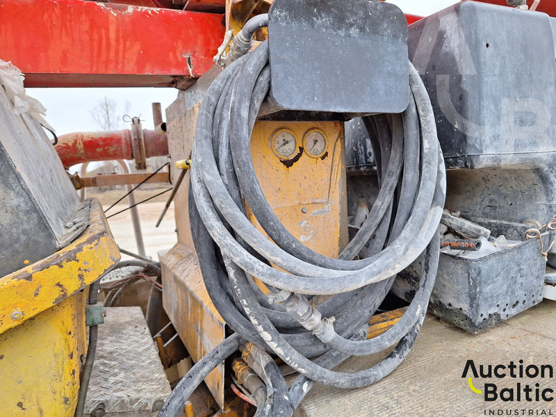 Stationary concrete pump Mercedes-Benz Axor 2628: picture 11