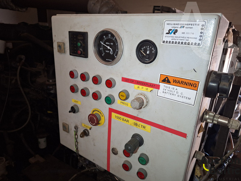 Renault Midlum 180.08 - Vacuum truck: picture 5 Renault Midlum 180.08 - Vacuum truck: picture 5