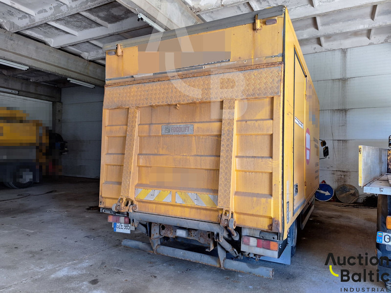 Renault Midlum 180.08 - Vacuum truck: picture 3 Renault Midlum 180.08 - Vacuum truck: picture 3