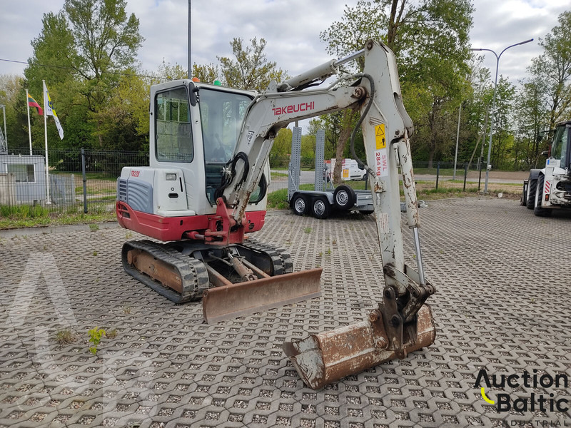 Takeuchi TB228 - Mini excavator: picture 2 Takeuchi TB228 - Mini excavator: picture 2