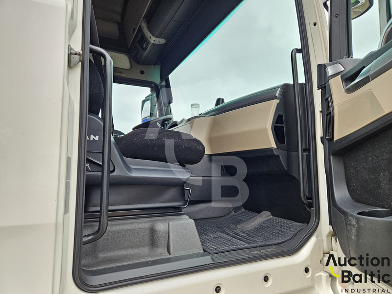 MAN TGX18.460 - Tractor unit: picture 5 MAN TGX18.460 - Tractor unit: picture 5