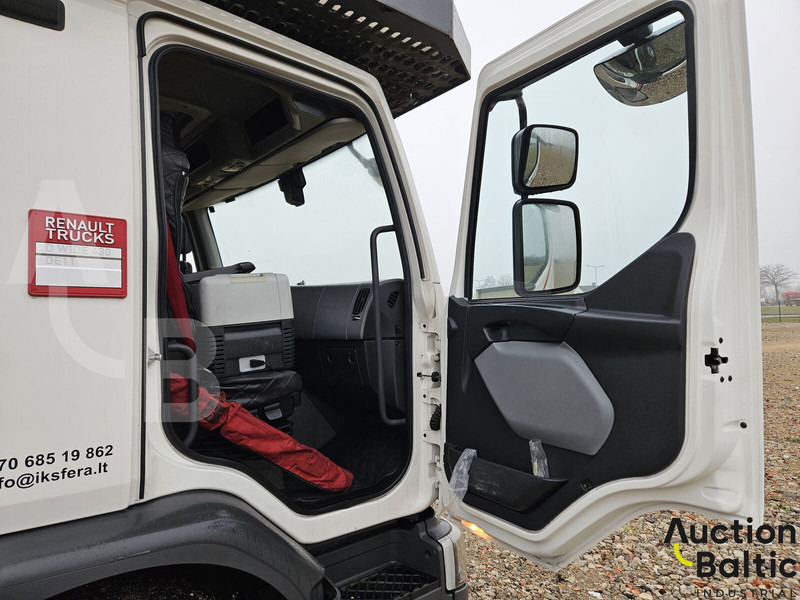 Tractor unit Renault D Wide: picture 6