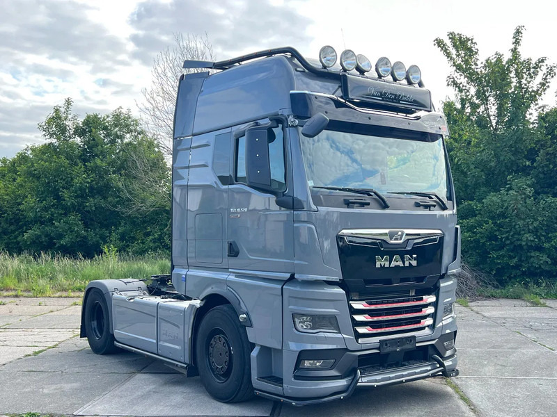 MAN TGX 18.520 INDIVIDUAL 5 STARS**245.000km**TGX520 - Tractor unit: picture 2 MAN TGX 18.520 INDIVIDUAL 5 STARS**245.000km**TGX520 - Tractor unit: picture 2