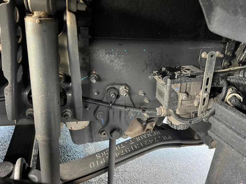 Renault T HIGH 520 VOITH RETARDER*T520 HIGH*2022 model*ND - Tractor unit: picture 3 Renault T HIGH 520 VOITH RETARDER*T520 HIGH*2022 model*ND - Tractor unit: picture 3