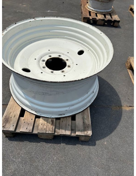 New Holland velg 18 x 38 - Rim: picture 4 New Holland velg 18 x 38 - Rim: picture 4