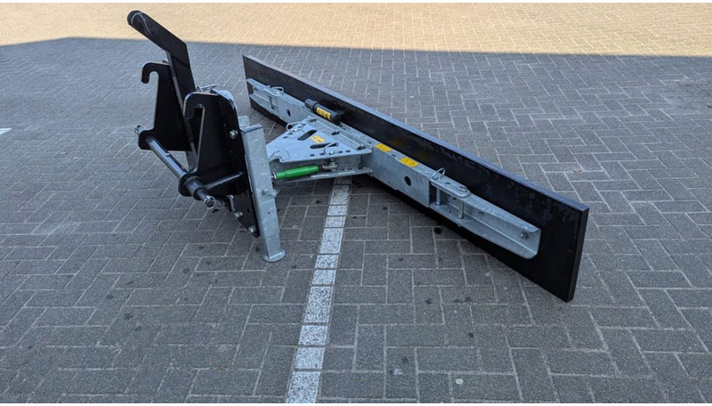 Zocon Rubberschuif 2.80 mtr Giant + 3-punts - Livestock equipment: picture 2 Zocon Rubberschuif 2.80 mtr Giant + 3-punts - Livestock equipment: picture 2