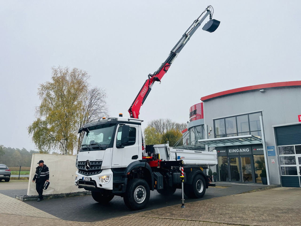 Mercedes-Benz Arocs 1835 4x4 Meiller Fassi F135 Kran Kipper - Tipper, Crane truck: picture 3 Mercedes-Benz Arocs 1835 4x4 Meiller Fassi F135 Kran Kipper - Tipper, Crane truck: picture 3