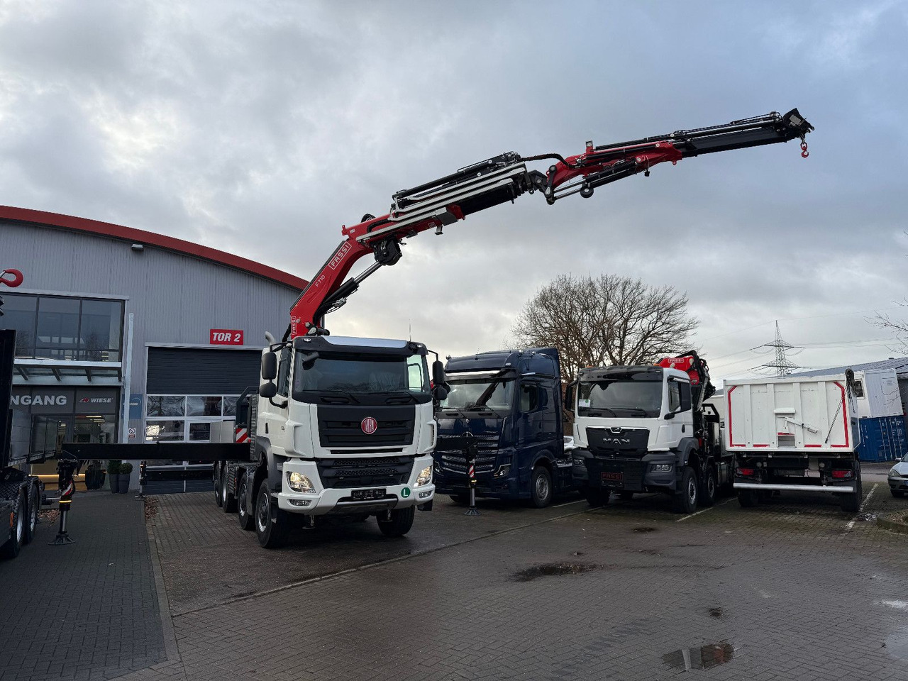 Tatra 41.500 8x8 Phoenix Fassi F710 Kran - Dropside/ Flatbed truck, Crane truck: picture 3 Tatra 41.500 8x8 Phoenix Fassi F710 Kran - Dropside/ Flatbed truck, Crane truck: picture 3