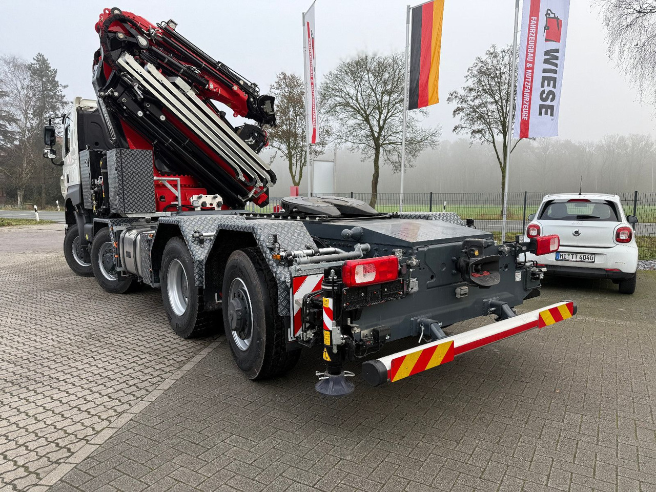 Tatra 41.500 8x8 Phoenix Fassi F710 Kran - Dropside/ Flatbed truck, Crane truck: picture 4 Tatra 41.500 8x8 Phoenix Fassi F710 Kran - Dropside/ Flatbed truck, Crane truck: picture 4
