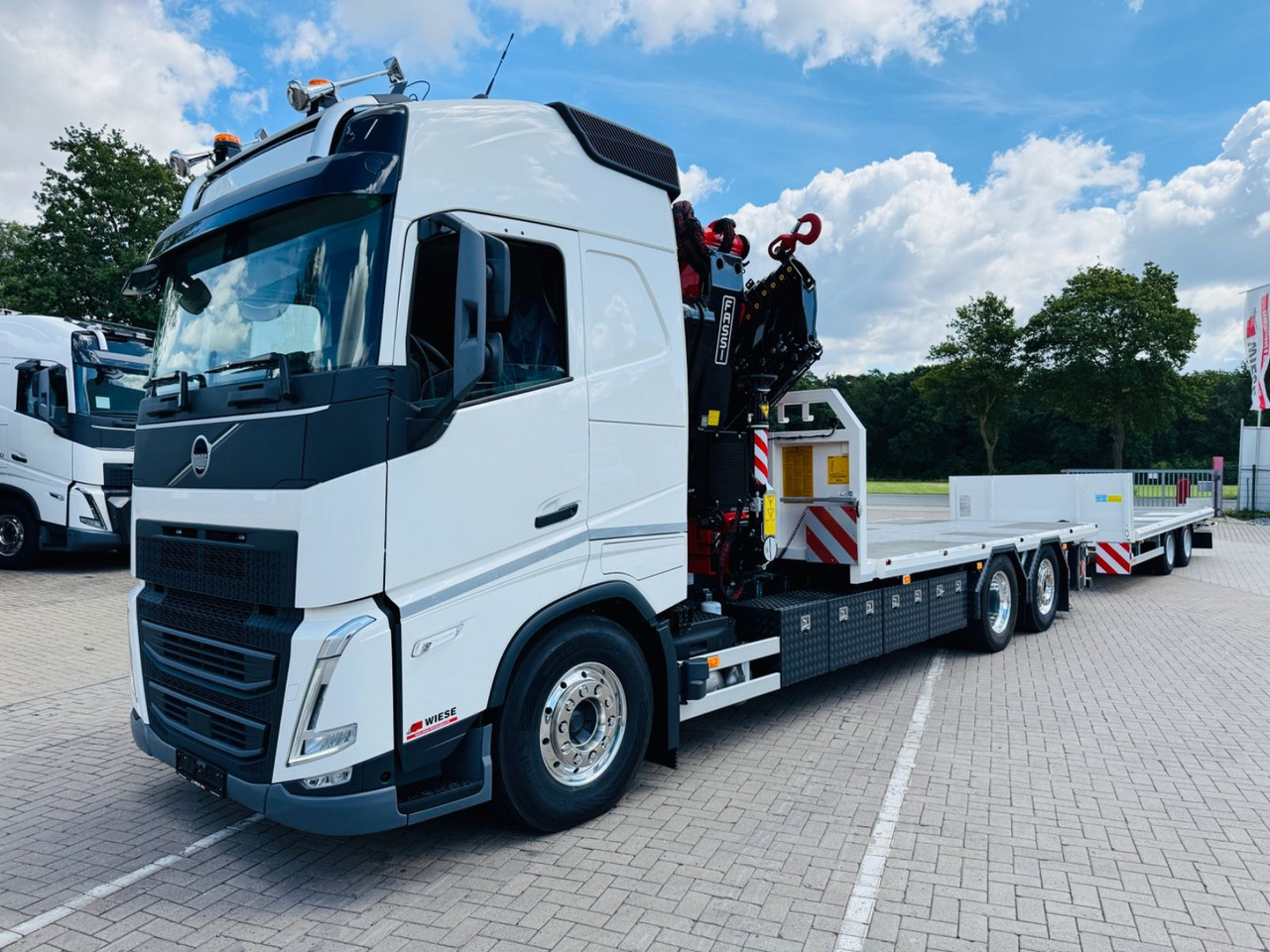 Volvo FH540 6x2 Containerpritsche mit F545RA.2.26 - Crane truck: picture 2 Volvo FH540 6x2 Containerpritsche mit F545RA.2.26 - Crane truck: picture 2